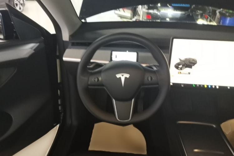 Used Tesla Model Y 2024 Rear-Wheel-Drive Version Steering Wheel