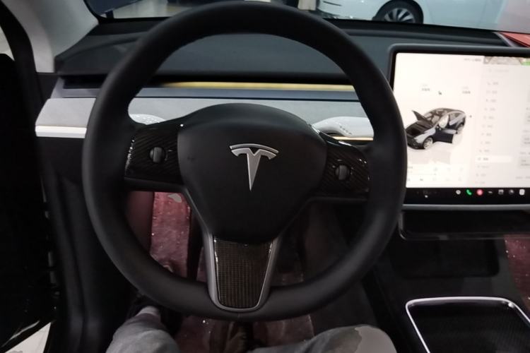 Used Tesla Model Y 2024 Long-Range All-Wheel-Drive Version Steering Wheel