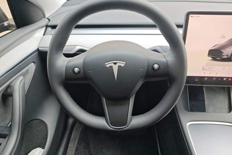 Used Tesla Model Y 2024 Rear-Wheel-Drive Version Steering Wheel