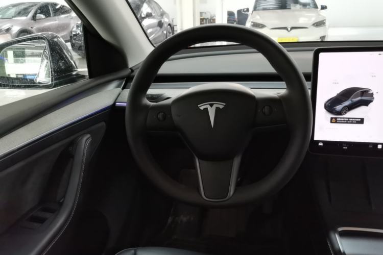 Used Tesla Model Y 2024 Long-Range All-Wheel-Drive Version Steering Wheel
