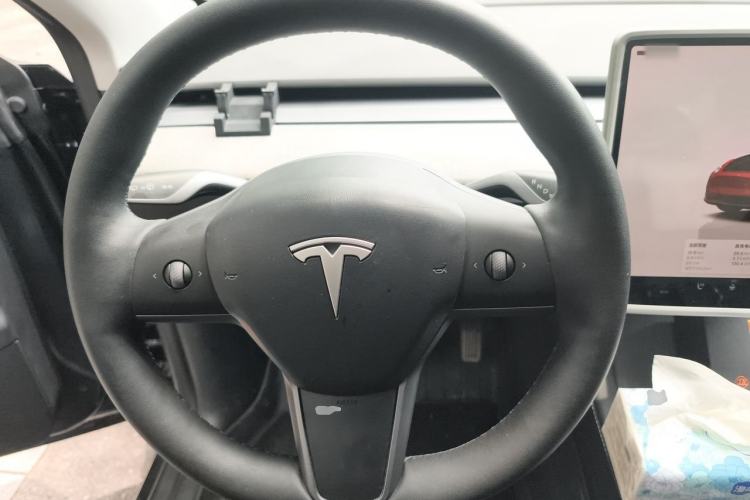 Used Tesla Model Y 2024 Long-Range All-Wheel-Drive Version Steering Wheel