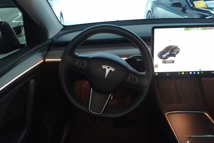 Used Tesla Model Y 2024 Rear-Wheel-Drive Version Steering Wheel