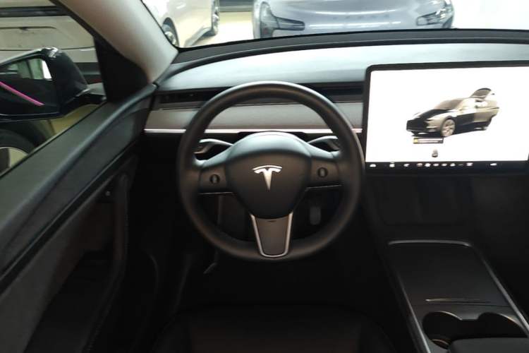 Used Tesla Model Y 2024 Rear-Wheel-Drive Version Steering Wheel