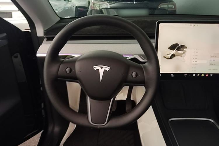 Used Tesla Model Y 2024 Rear-Wheel-Drive Version Steering Wheel