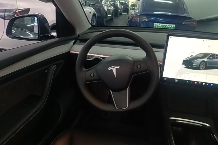 Used Tesla Model Y 2024 Long-Range All-Wheel-Drive Version Steering Wheel