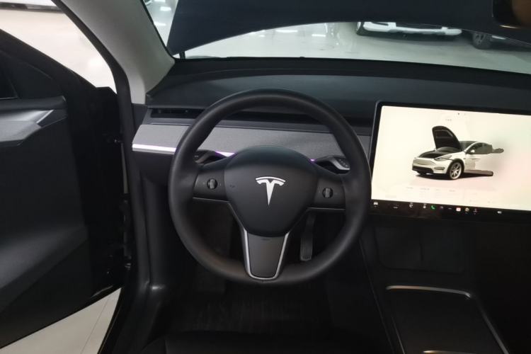 Used Tesla Model Y 2024 Rear-Wheel-Drive Version Steering Wheel