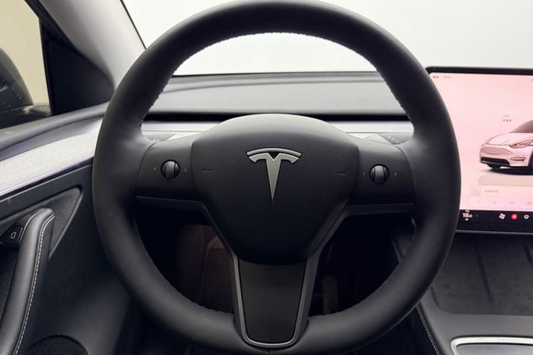 Used Tesla Model Y 2024 Rear-Wheel-Drive Version Steering Wheel