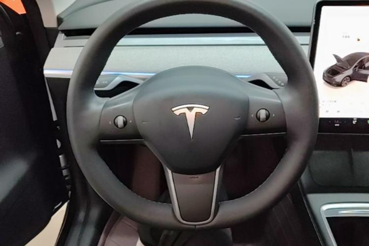 Used Tesla Model Y 2024 Long-Range All-Wheel-Drive Version Steering Wheel