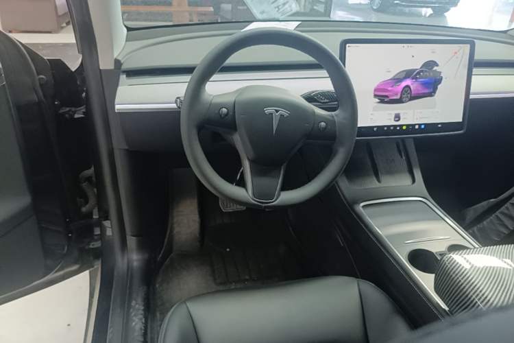 Used Tesla Model Y 2024 Long-Range All-Wheel-Drive Version Steering Wheel