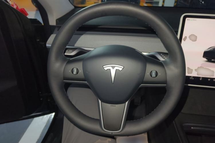 Used Tesla Model Y 2024 Rear-Wheel-Drive Version Steering Wheel