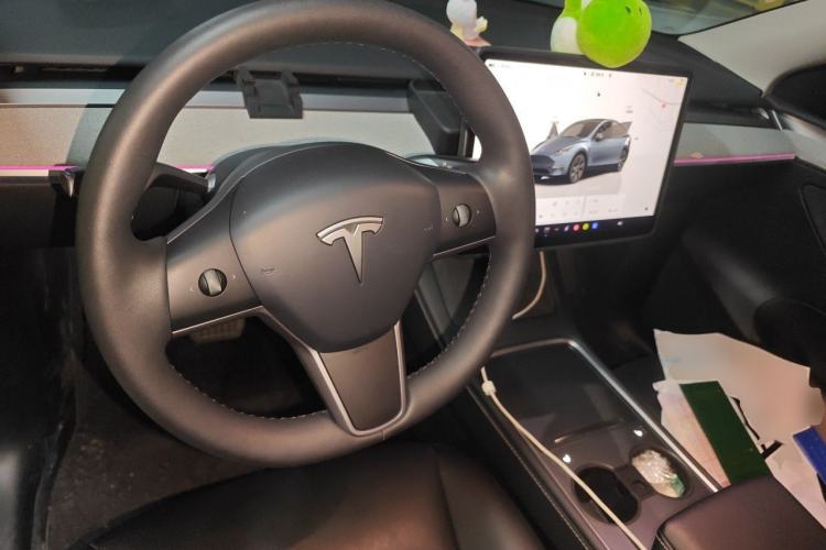 Used Tesla Model Y 2024 Long-Range All-Wheel-Drive Version Steering Wheel