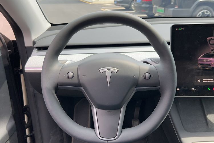 Used Tesla Model Y 2024 Long-Range All-Wheel-Drive Version Steering Wheel