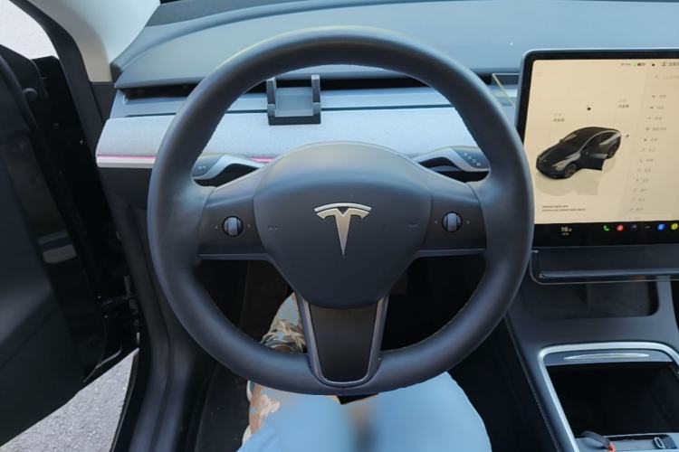 Used Tesla Model Y 2024 Rear-Wheel-Drive Version Steering Wheel