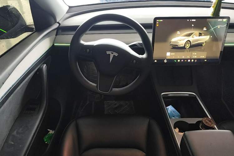 Used Tesla Model Y 2024 Rear-Wheel-Drive Version Steering Wheel