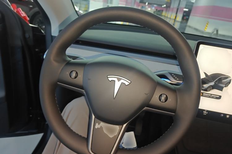 Used Tesla Model Y 2024 Rear-Wheel-Drive Version Steering Wheel