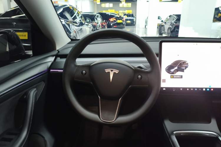 Used Tesla Model Y 2024 Long-Range All-Wheel-Drive Version Steering Wheel