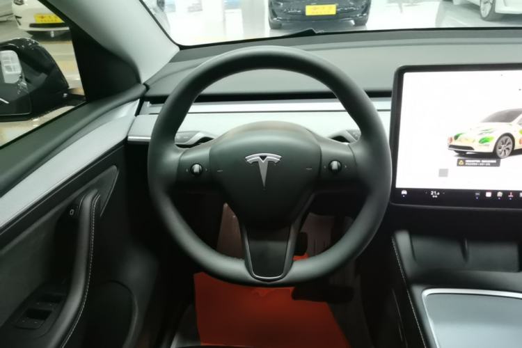 Used Tesla Model Y 2024 Long-Range All-Wheel-Drive Version Steering Wheel