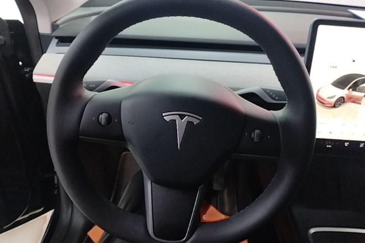 Used Tesla Model Y 2024 Long-Range All-Wheel-Drive Version Steering Wheel