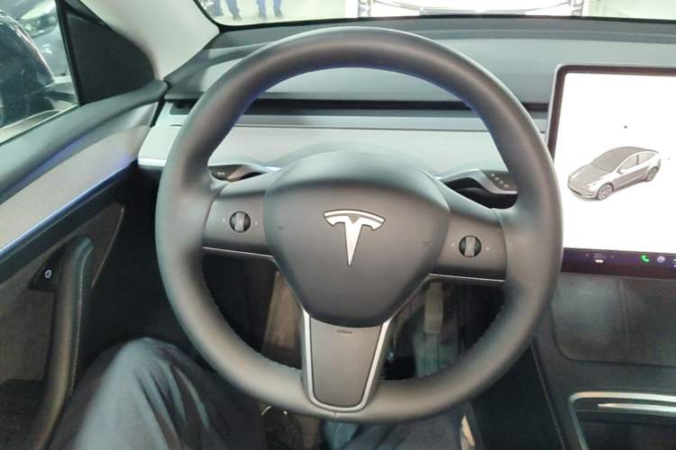 Used Tesla Model Y 2024 Rear-Wheel-Drive Version Steering Wheel