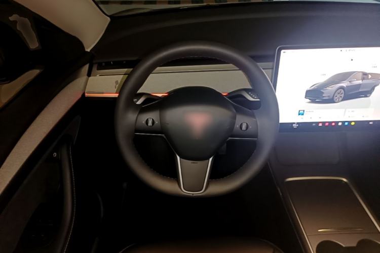 Used Tesla Model Y 2024 Rear-Wheel-Drive Version Steering Wheel