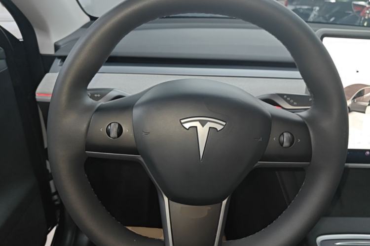 Used Tesla Model Y 2024 Rear-Wheel-Drive Version Steering Wheel
