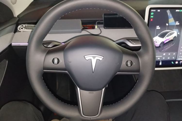 Used Tesla Model Y 2024 Long-Range All-Wheel-Drive Version Steering Wheel