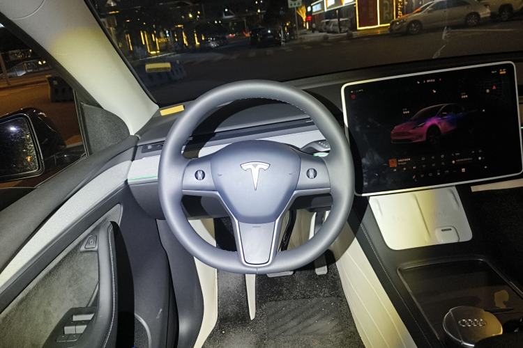 Used Tesla Model Y 2024 Rear-Wheel-Drive Version Steering Wheel