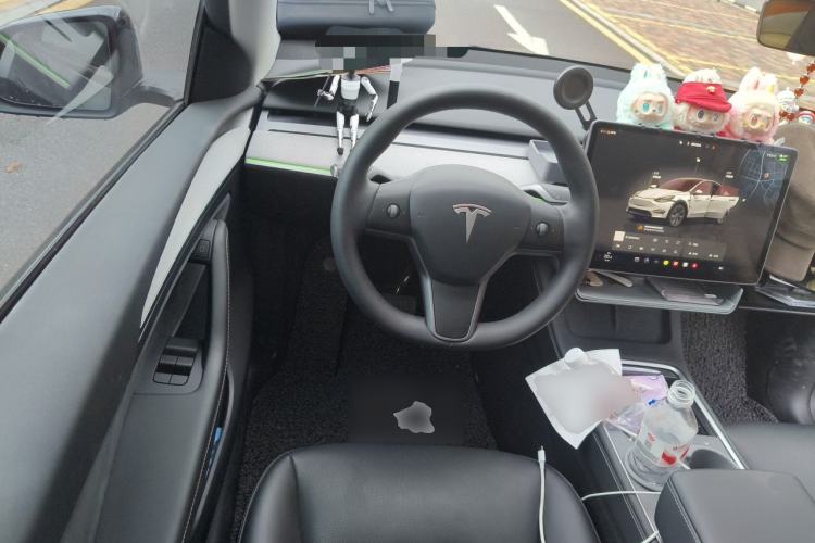 Used Tesla Model Y 2024 Long-Range All-Wheel-Drive Version Steering Wheel