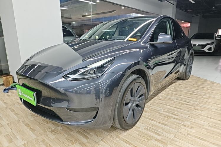 Tesla Model Y 2024 Rear-Wheel-Drive Version