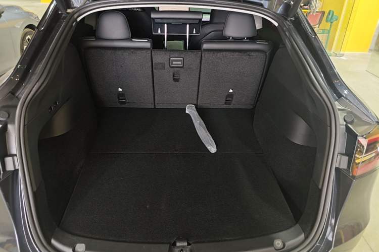Used Tesla Model Y 2024 Rear-Wheel-Drive Version Trunk