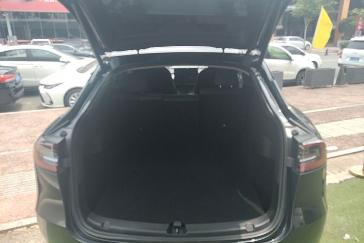 Used Tesla Model Y 2024 Rear-Wheel-Drive Version Trunk