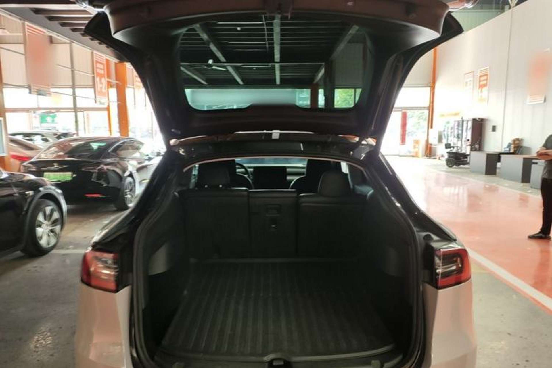 Used Tesla Model Y 2024 Rear-Wheel-Drive Version Trunk