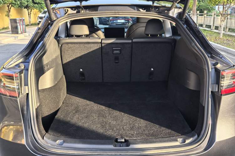 Used Tesla Model Y 2024 Rear-Wheel-Drive Version Trunk