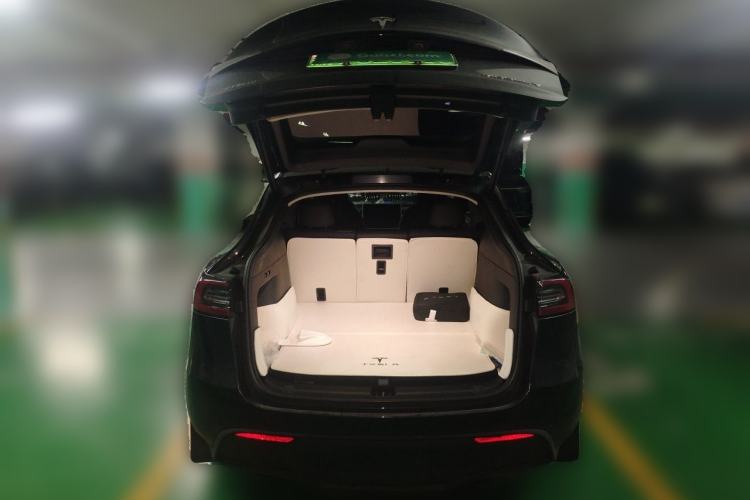 Used Tesla Model Y 2024 Long-Range All-Wheel-Drive Version Trunk