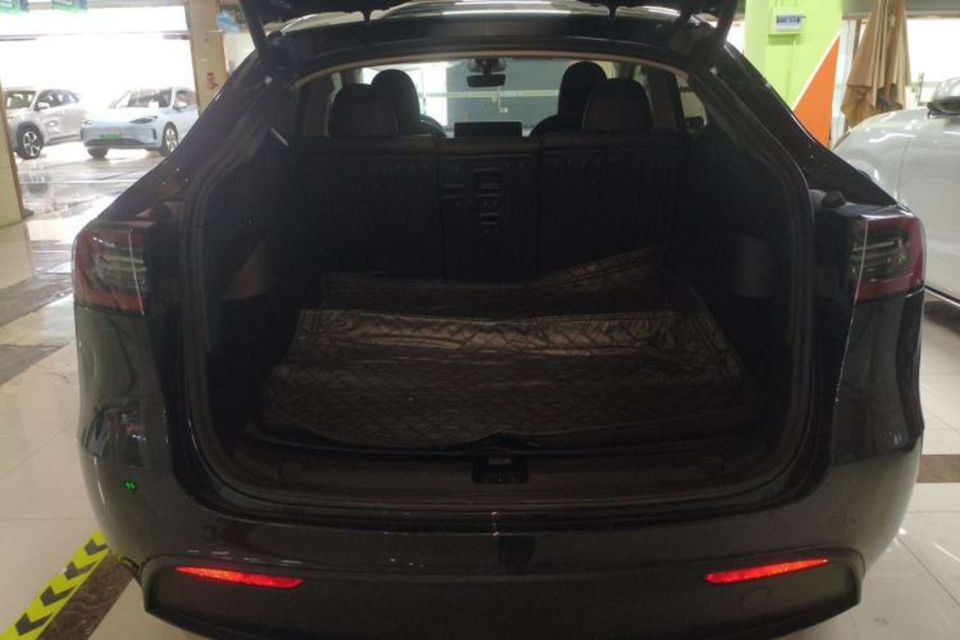 Used Tesla Model Y 2024 Long-Range All-Wheel-Drive Version Trunk