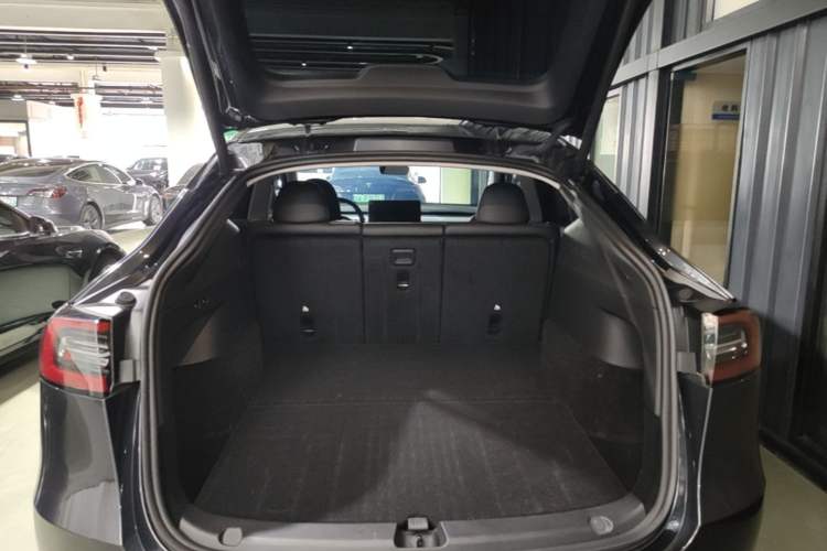 Used Tesla Model Y 2024 Rear-Wheel-Drive Version Trunk