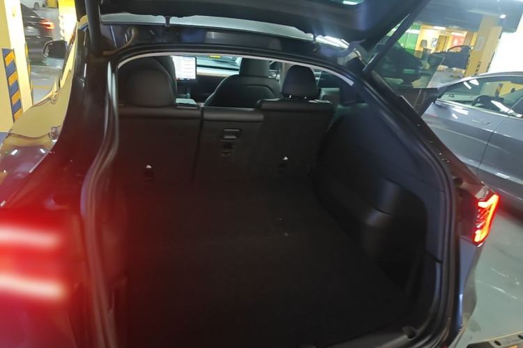 Used Tesla Model Y 2024 Rear-Wheel-Drive Version Trunk