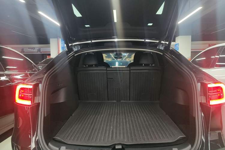 Used Tesla Model Y 2024 Rear-Wheel-Drive Version Trunk