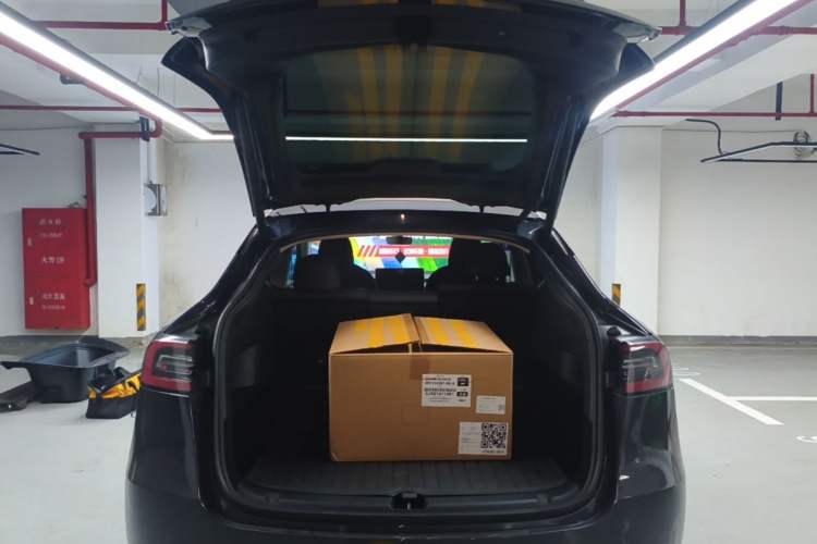 Used Tesla Model Y 2024 Long-Range All-Wheel-Drive Version Trunk