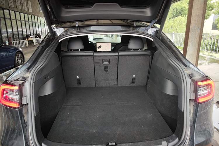 Used Tesla Model Y 2024 Rear-Wheel-Drive Version Trunk