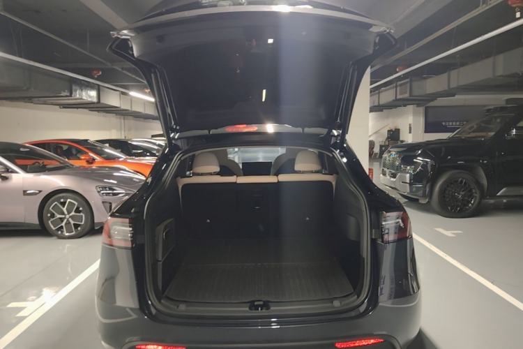 Used Tesla Model Y 2024 Rear-Wheel-Drive Version Trunk
