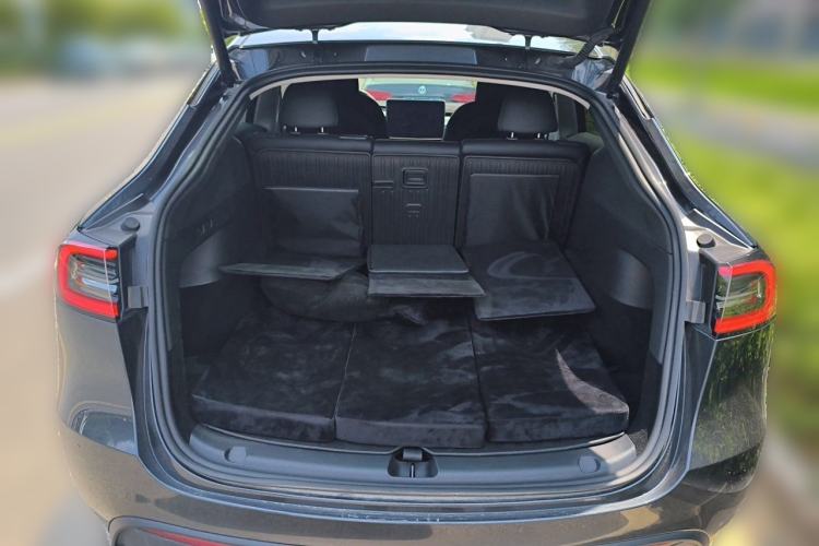 Used Tesla Model Y 2024 Rear-Wheel-Drive Version Trunk