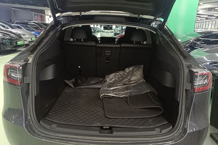 Used Tesla Model Y 2024 Rear-Wheel-Drive Version Trunk