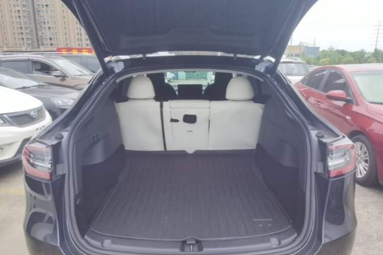 Used Tesla Model Y 2024 Rear-Wheel-Drive Version Trunk