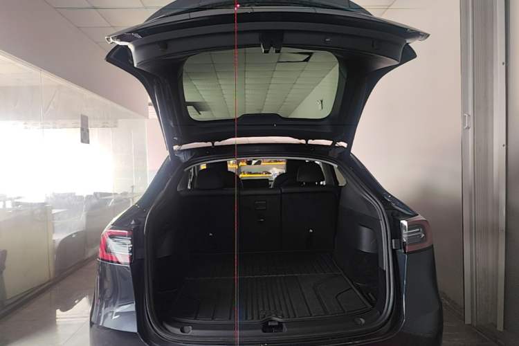 Used Tesla Model Y 2024 Rear-Wheel-Drive Version Trunk