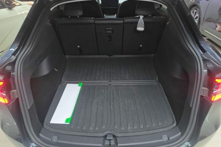 Used Tesla Model Y 2024 Rear-Wheel-Drive Version Trunk