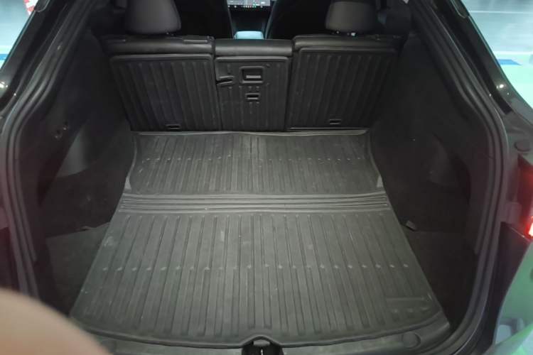 Used Tesla Model Y 2024 Rear-Wheel-Drive Version Trunk