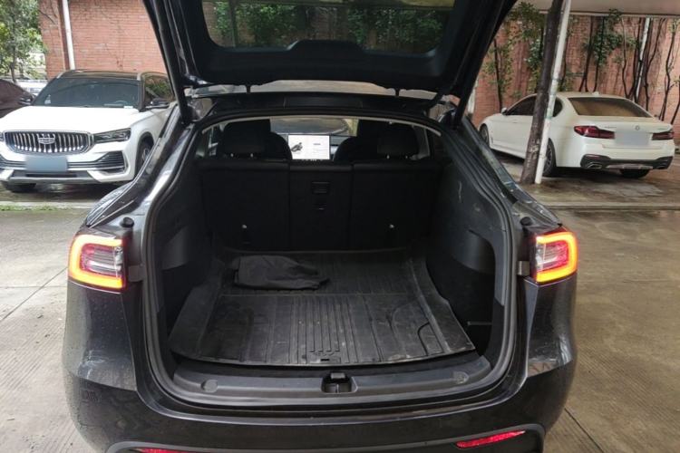 Used Tesla Model Y 2024 Rear-Wheel-Drive Version Trunk