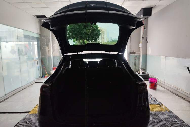 Used Tesla Model Y 2024 Long-Range All-Wheel-Drive Version Trunk
