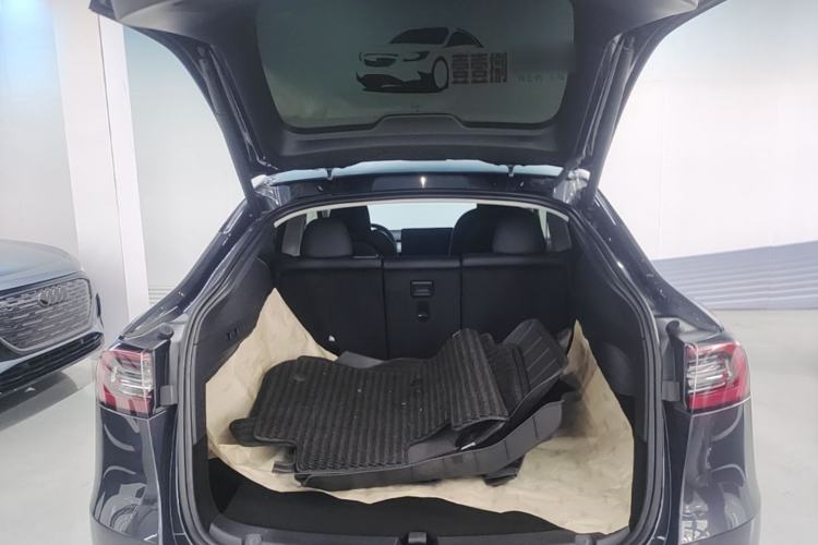 Used Tesla Model Y 2024 Long-Range All-Wheel-Drive Version Trunk